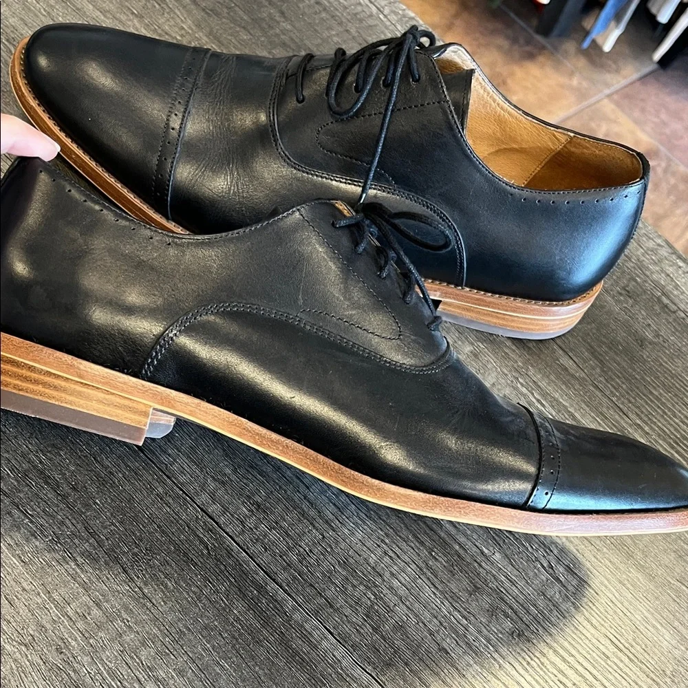 Warfield & Grand Black Leather Oxfords - Picture 6 of 6